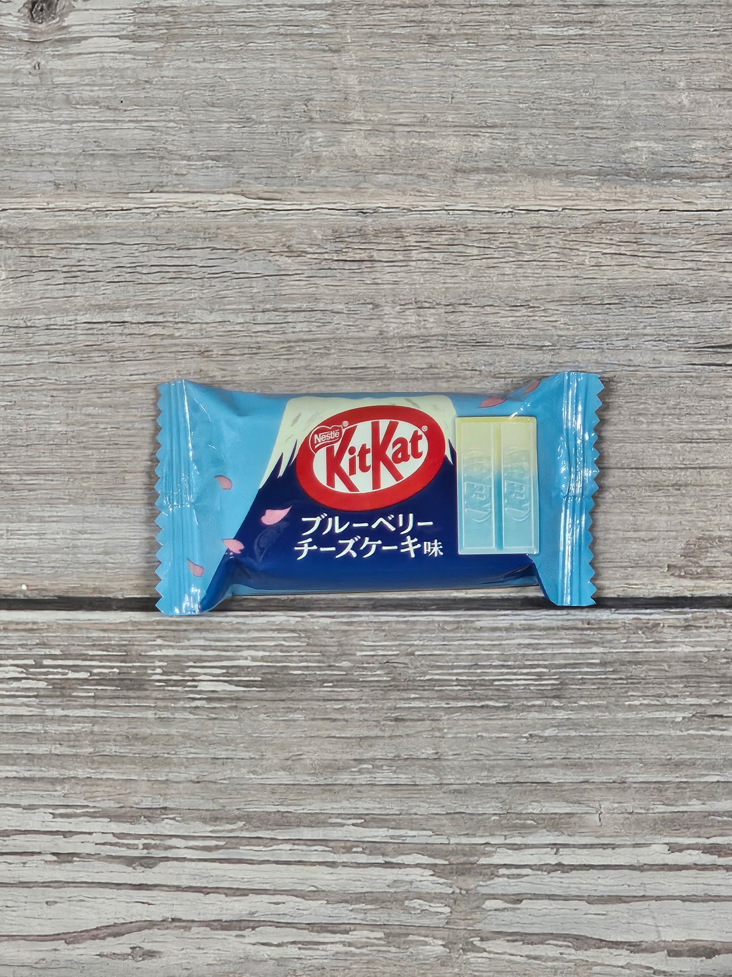 Kitkat Singles - Mt. Fuji Blueberry Cheesecake Flavor [Japan Limited]