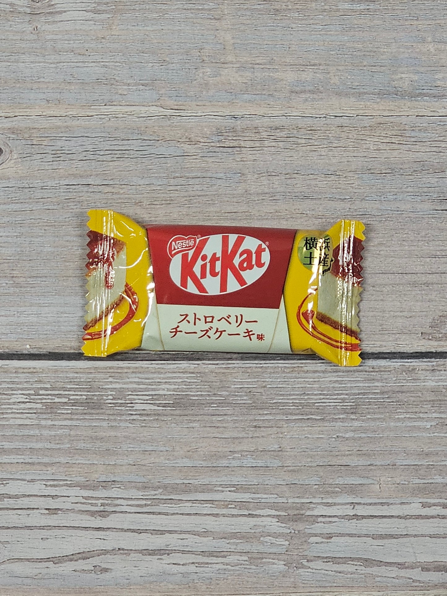 Kitkat Singles - Yokohama Strawberry Cheesecake [Japan Limited]