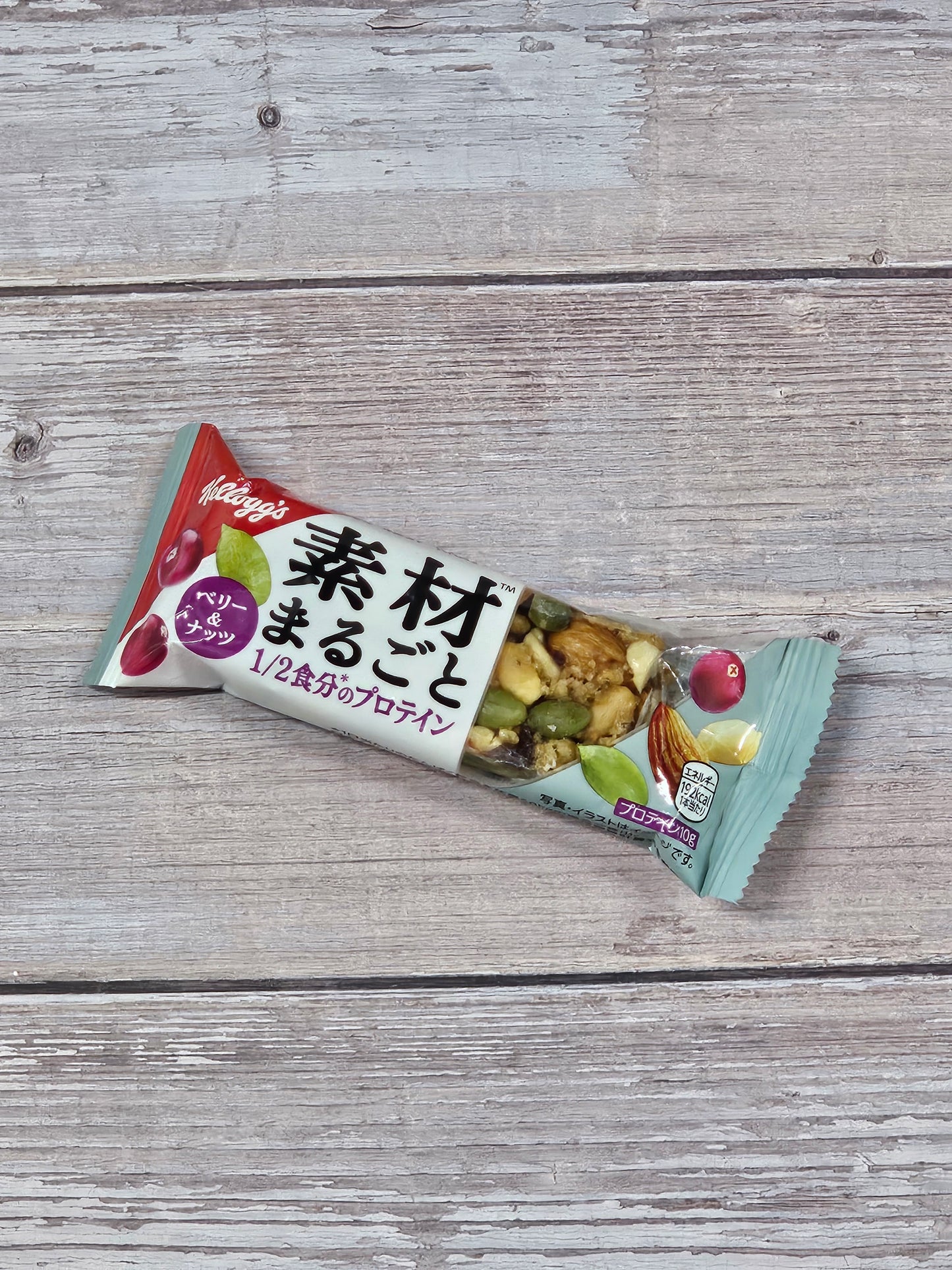 Kellogg Whole Protein Bar - Berry & Nuts [Japan]