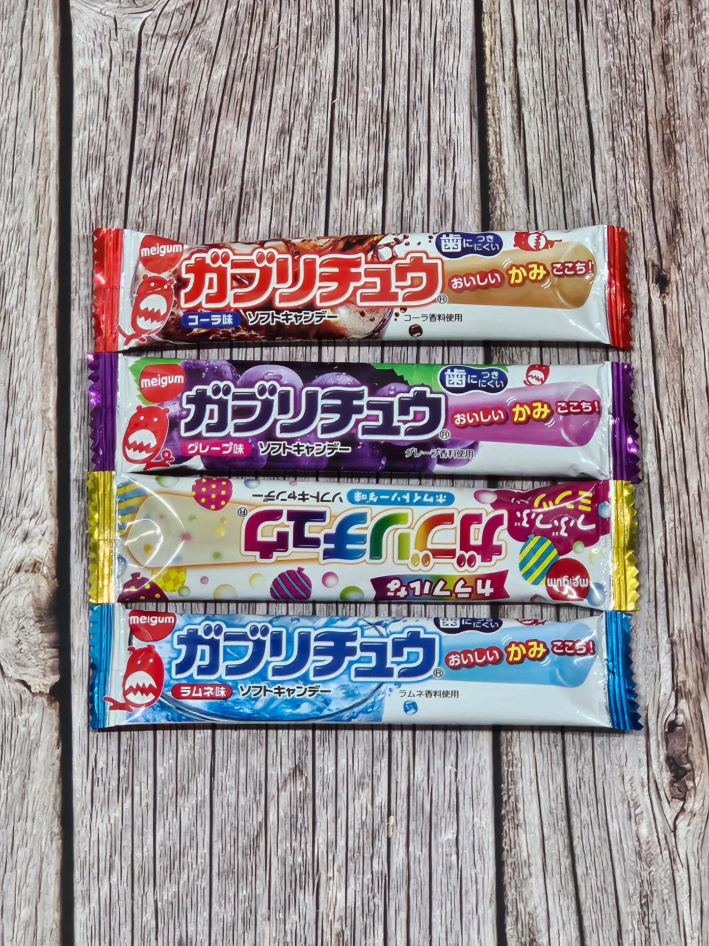 MANTIS Original Set of 4 Gabrichu (Ramune, Grape, Cola and White Soda Flavor) Taffy Candy [Japan]