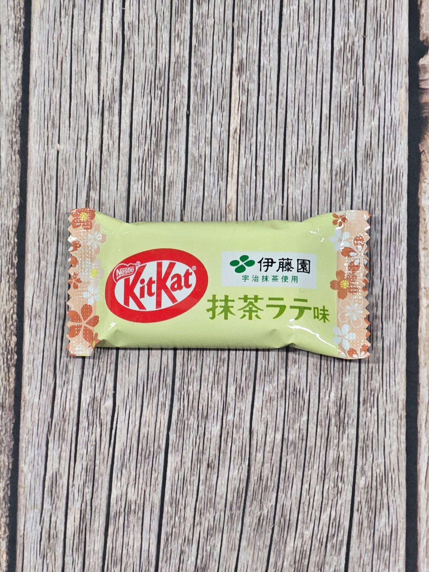 Kitkat Singles - Match Latte [Japan]