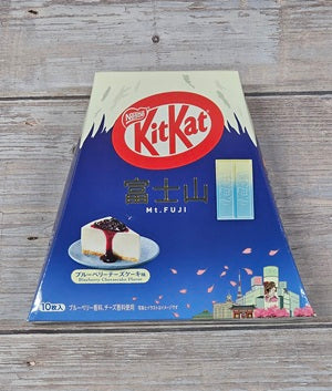 Kit Kat Blueberry Cheesecake Flavor Mt. Fuji Pack, 9 pieces [Japan Exclusive]