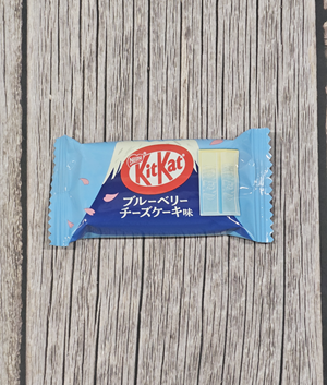 Kitkat Singles - Mt. Fuji Blueberry Cheesecake Flavor [Japan Limited]