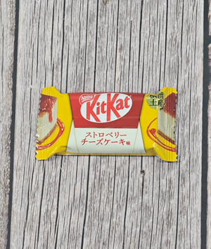 Kitkat Singles - Yokohama Strawberry Cheesecake [Japan Limited]