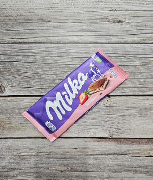 Milka Chocolate Bar - Strawberry [Germany]